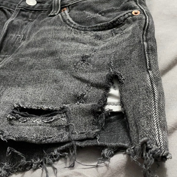 Levi’s 501 Distressed Denim Short Size 27 - Picture 5 of 5